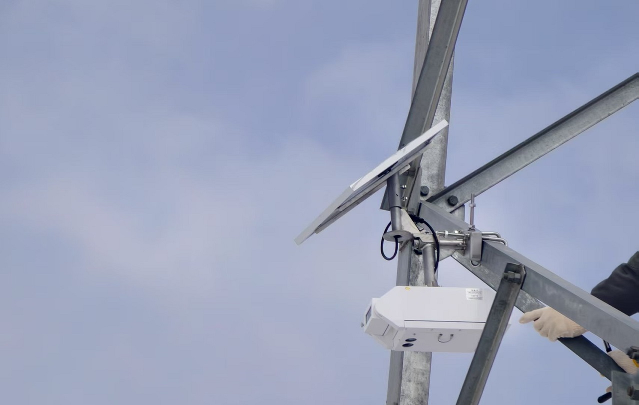 特力康杆塔多目云台视频装置